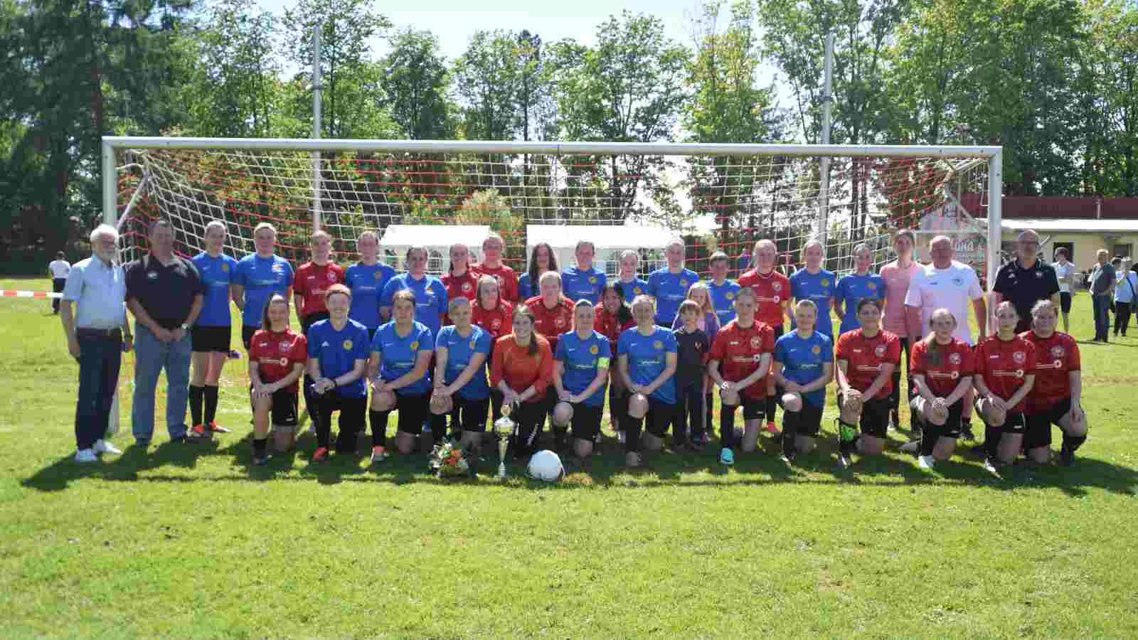 Damen des FC 08 Boffzen gewinnen den Allersheimer Kreispokal 