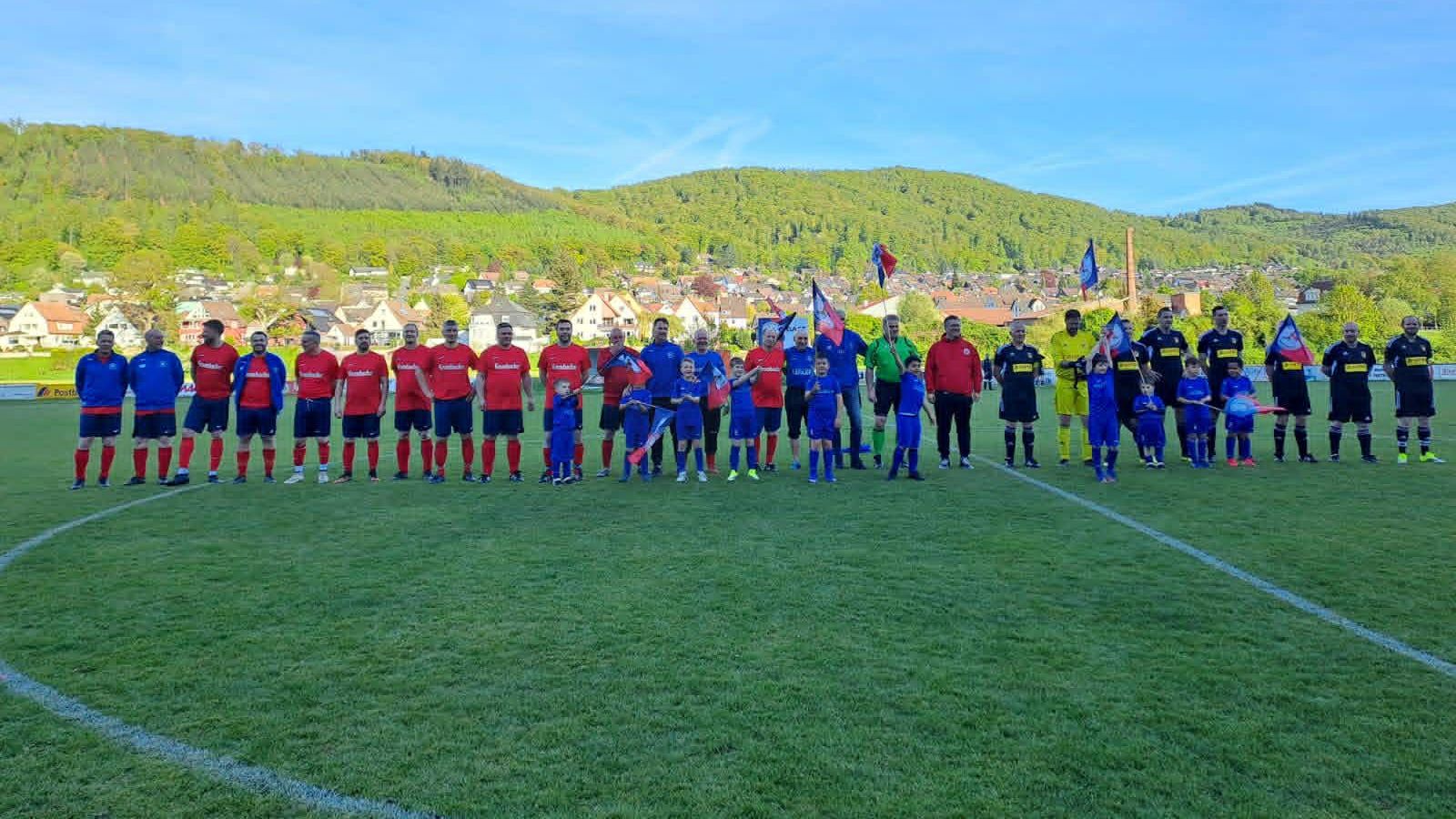 Vor Rekordkulisse: Ü40 des SCM Bodenwerder zieht ins Halbfinale ein